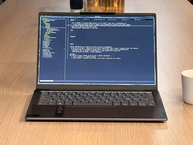 Yoga Slim 7 Ultra 7-155H runs Omarchy very well