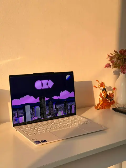 Lenovo Slim 7i  x9 - can't believe its 975g