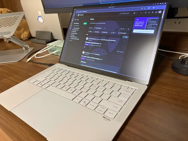 Asus Expertbook Ultra w Intel Panther Lake